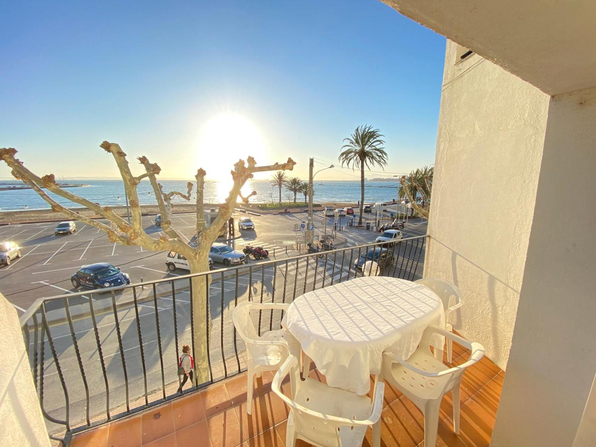 Agi Macia Centro Apartment Roses Exterior photo